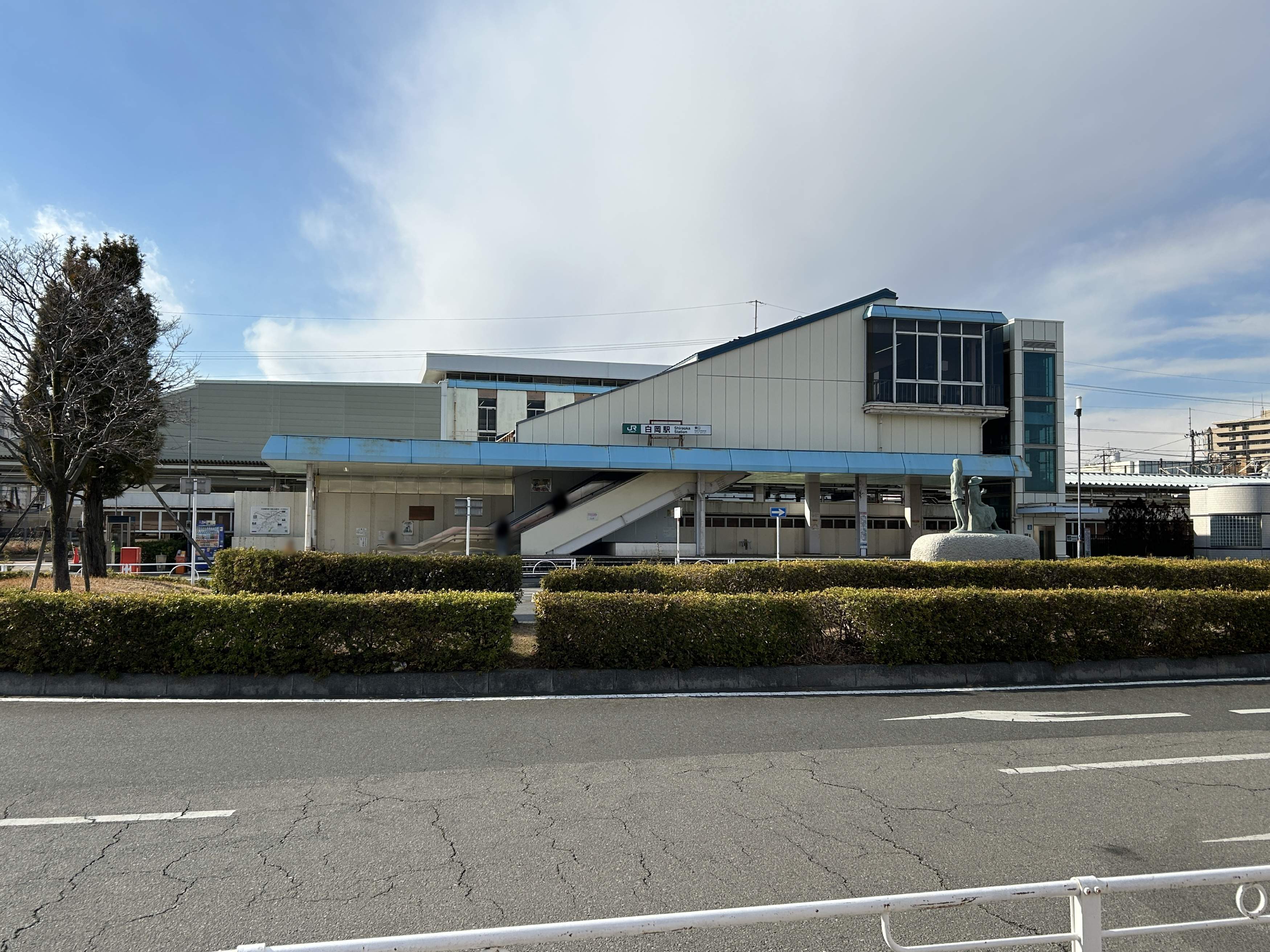 Shiraoka_Station1.JPG